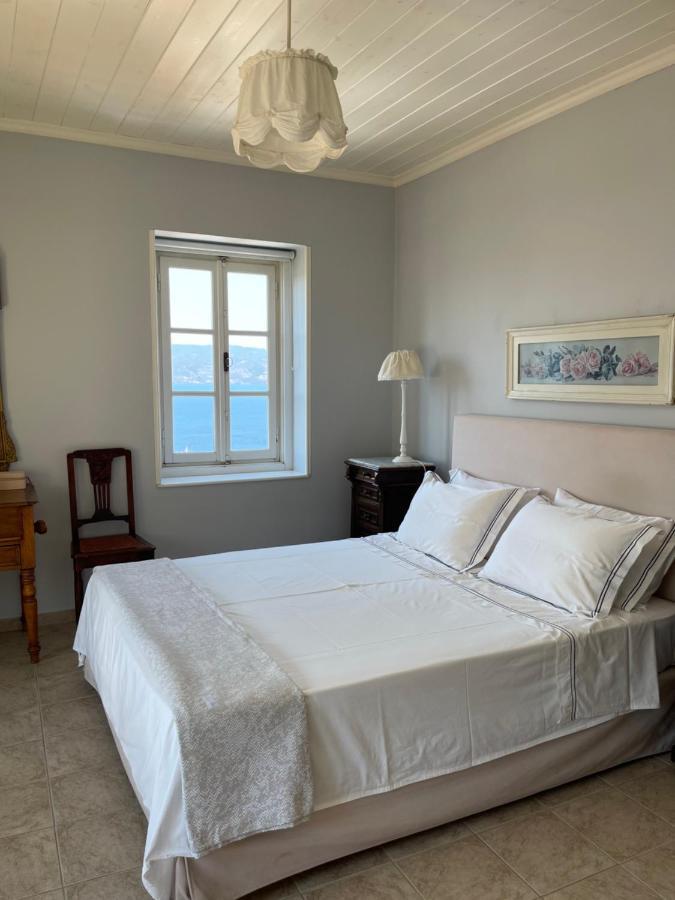 הידרה The Home Overlooking The Harbor מראה חיצוני תמונה